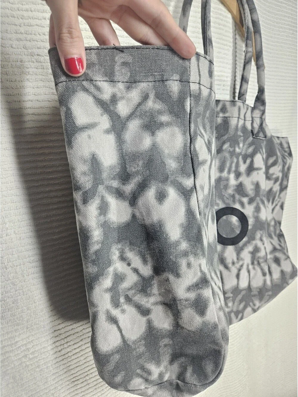 ALO Yoga Gray Tie Dye Large Canvas Tote Bag Gym Oblong Open Shoulder Strap
